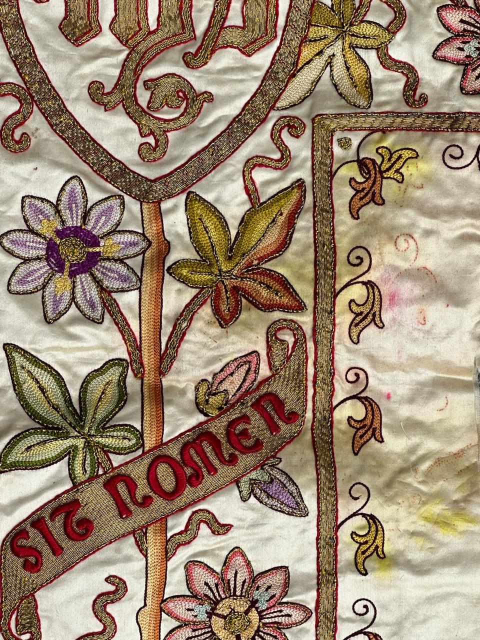 Pretty antique religious embroidery tissue For Sale 5