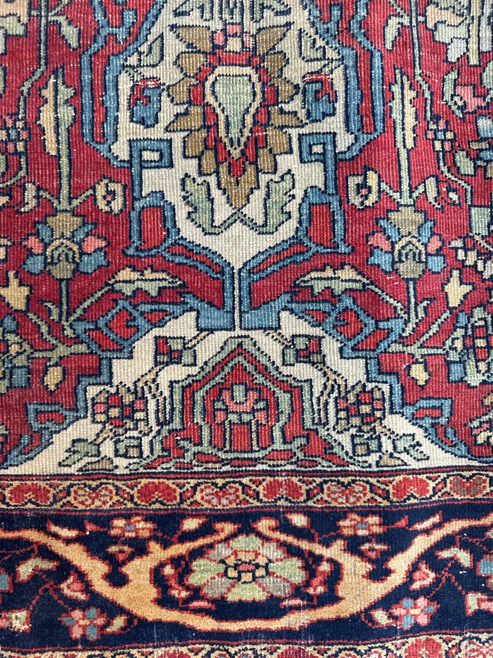Bonita alfombra antigua Sarouk ferahan de Bobyrug en Desgastado estado para la venta en Saint Ouen, FR