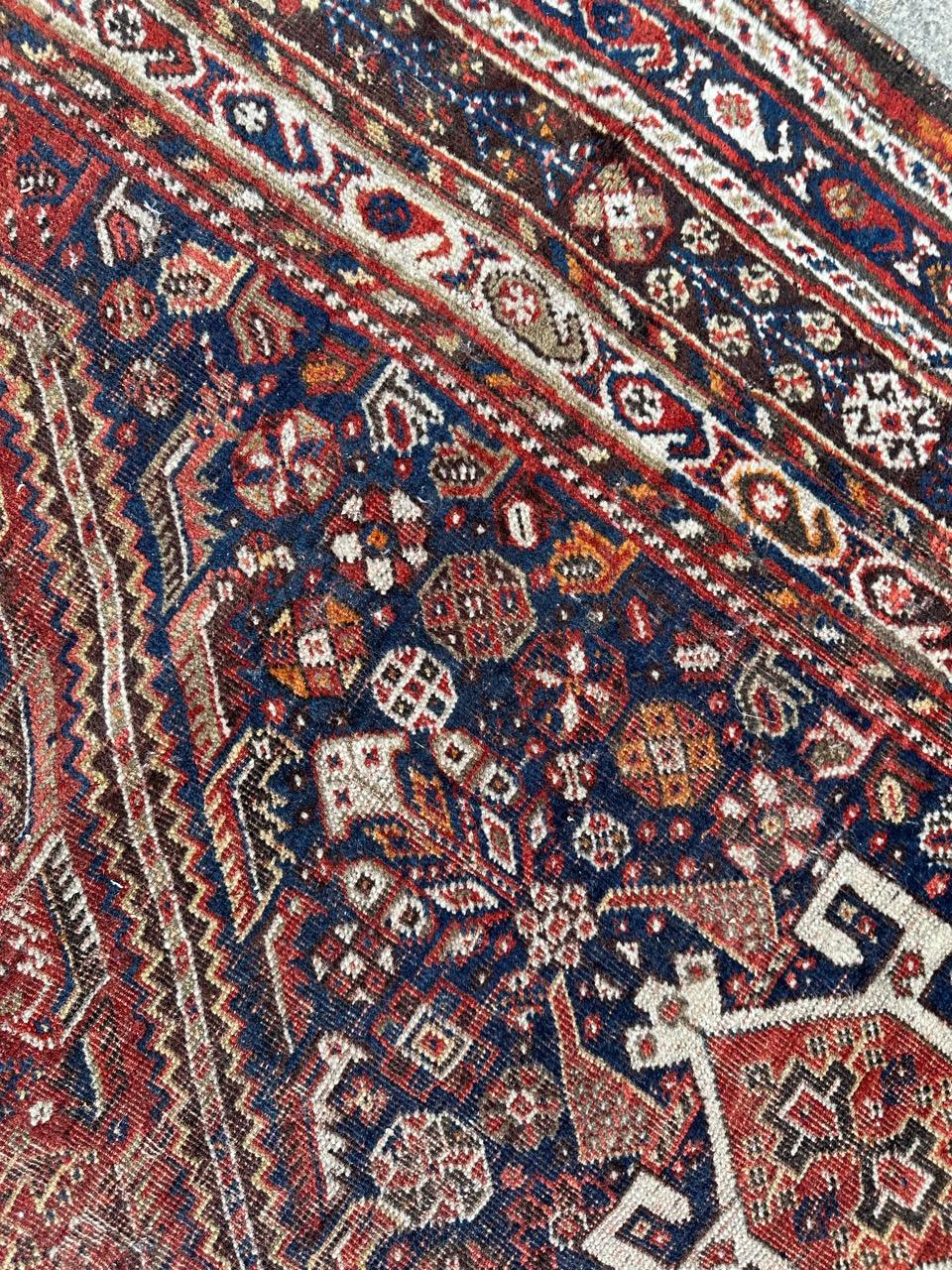 Pretty antique Shiraz rug fair conditions For Sale 5