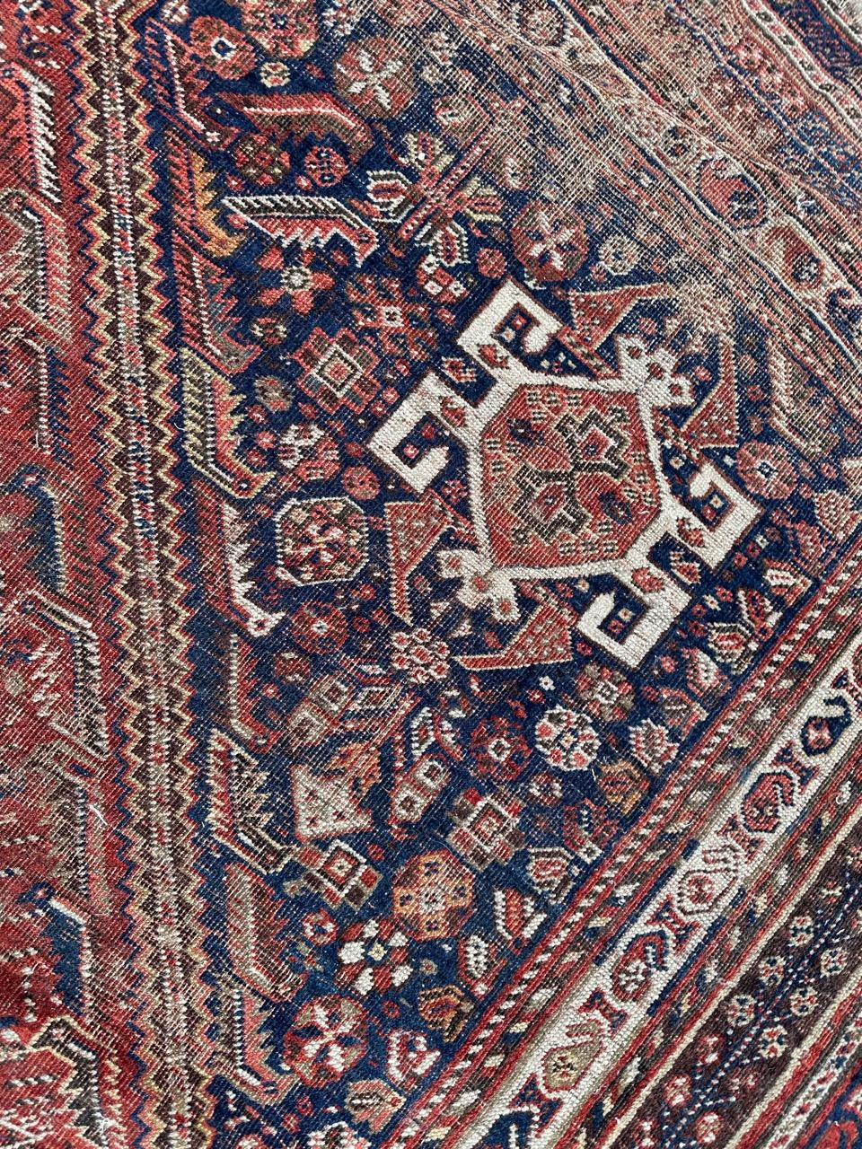 Pretty antique Shiraz rug fair conditions For Sale 6