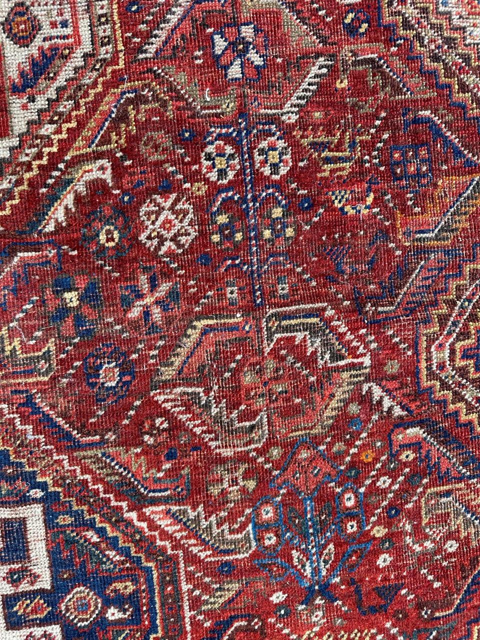 Pretty antique Shiraz rug fair conditions For Sale 8