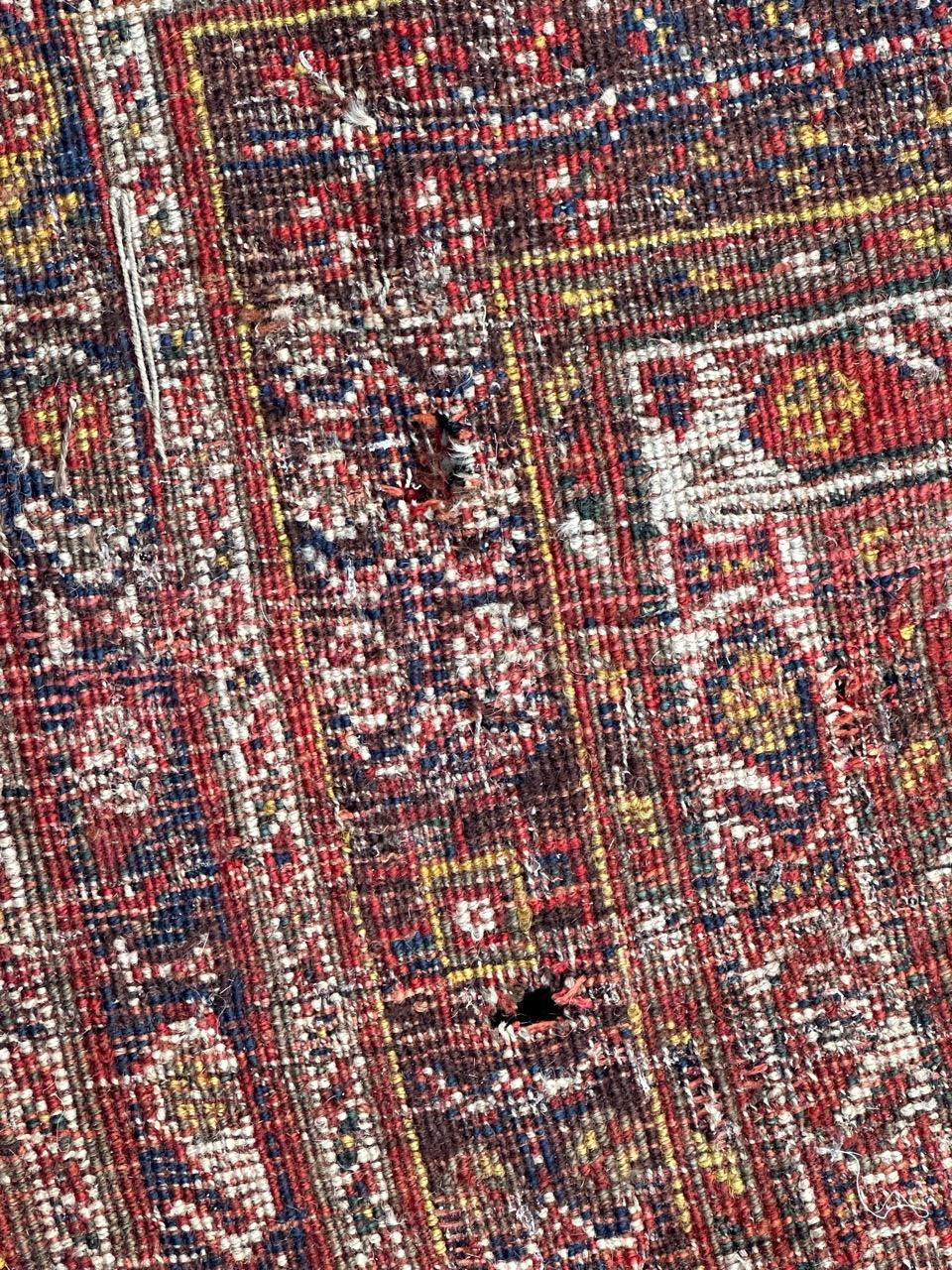 Pretty antique Shiraz rug fair conditions For Sale 10