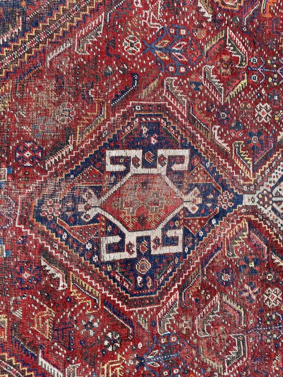 Hand-Knotted Pretty antique Shiraz rug fair conditions For Sale