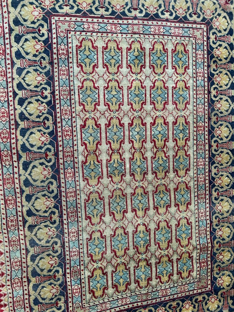 Joli tapis ancien de Tabriz de Bobyrug en vente 1
