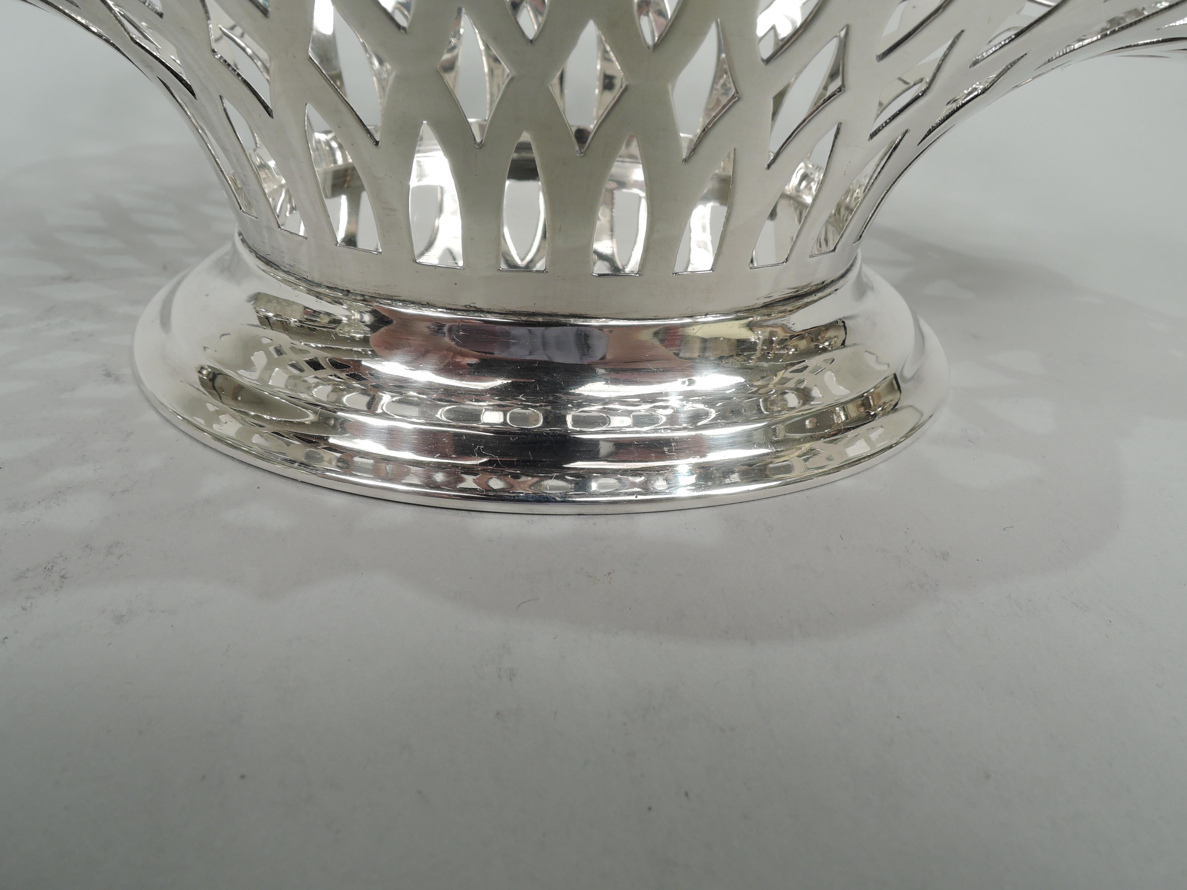 Pretty Antique Tiffany American Edwardian Sterling Silver Basket For Sale 2