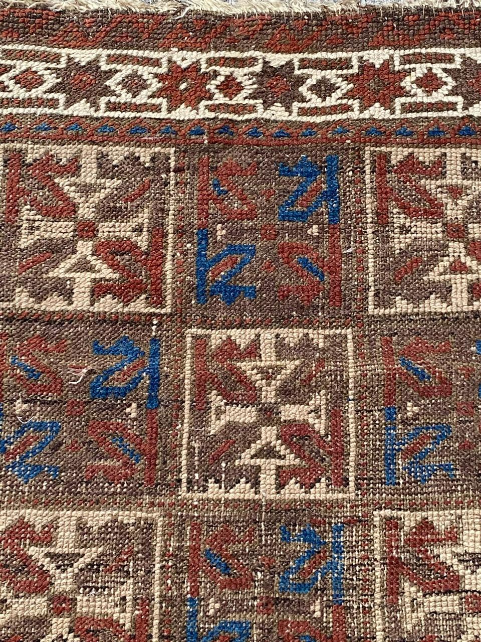 Bobyrugs hübscher antiker Belutschen-Stammesteppich (Wolle) im Angebot