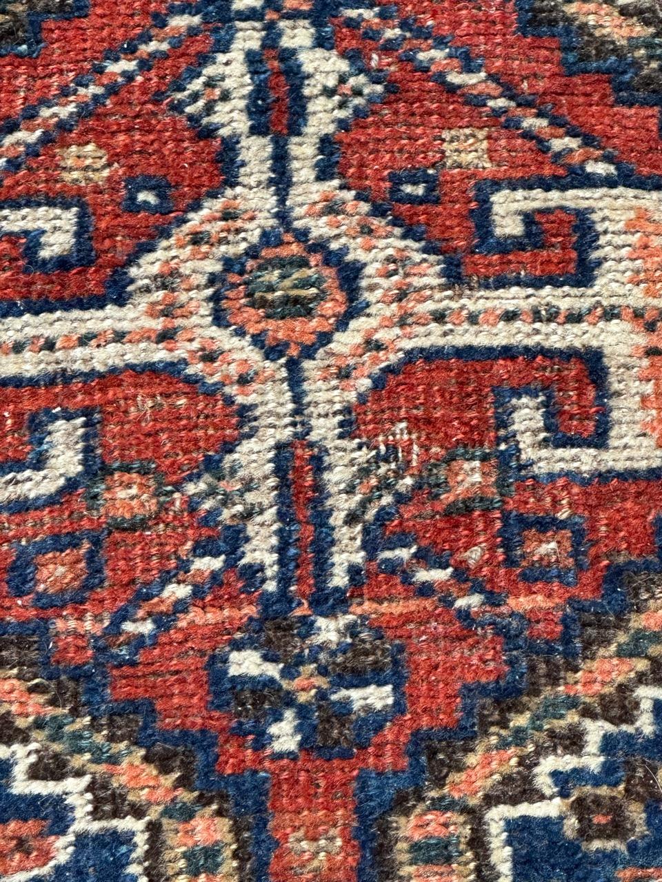 Pretty antique tribal Shiraz rug  For Sale 2