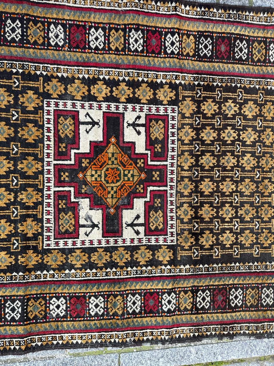Tribal Joli tapis ancien turkmène Baluch en vente
