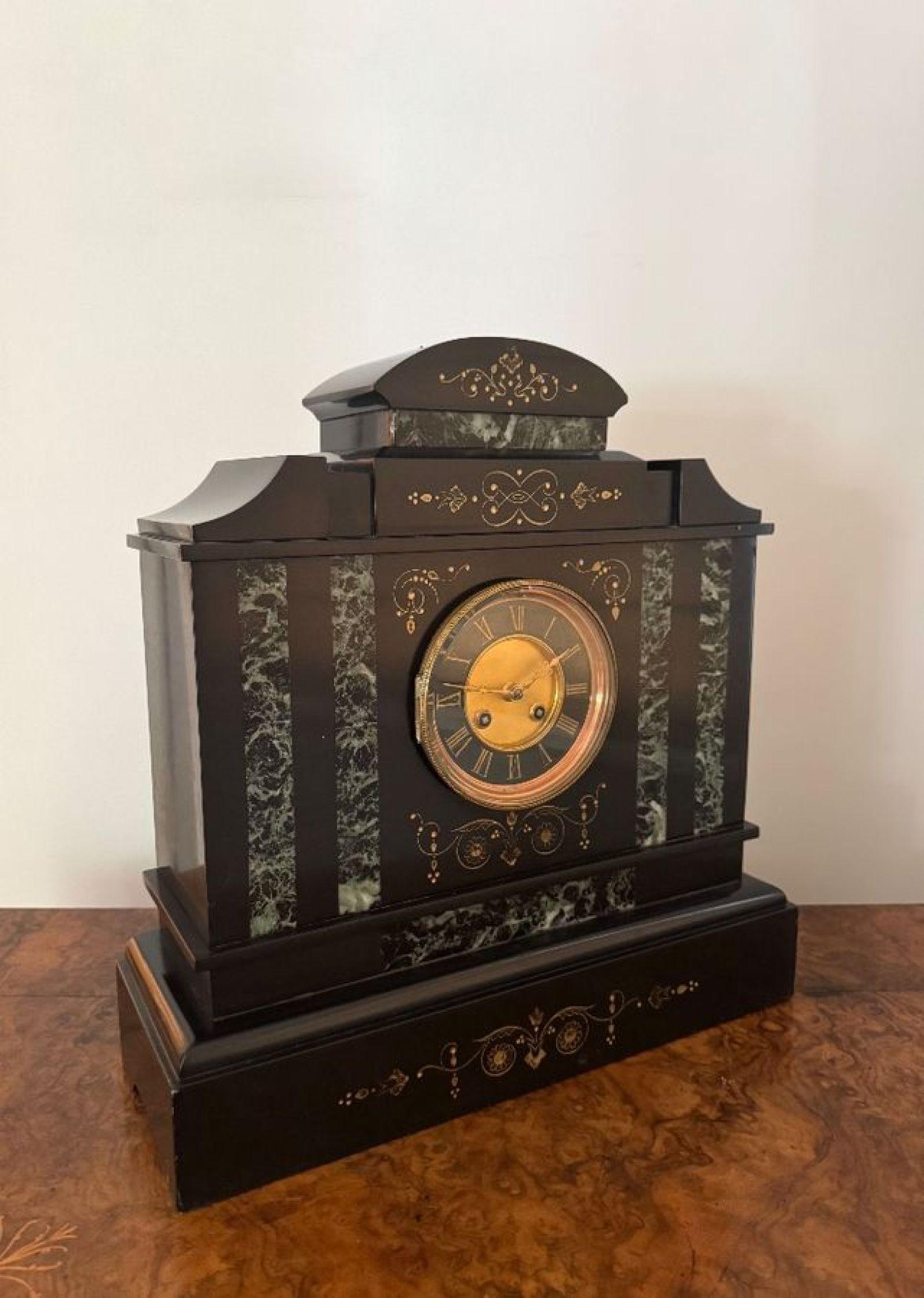 Jolie horloge de manteau victorienne incrustée de marbre Bon état - En vente à Ipswich, GB