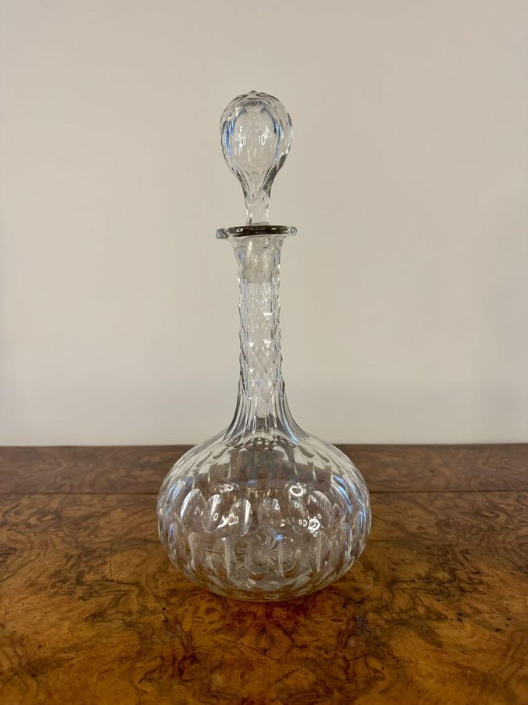 Pretty antique Victorian quality glass decanter, having a quality antique Victorian glass decanter with the original glass stopper.

D. 1880