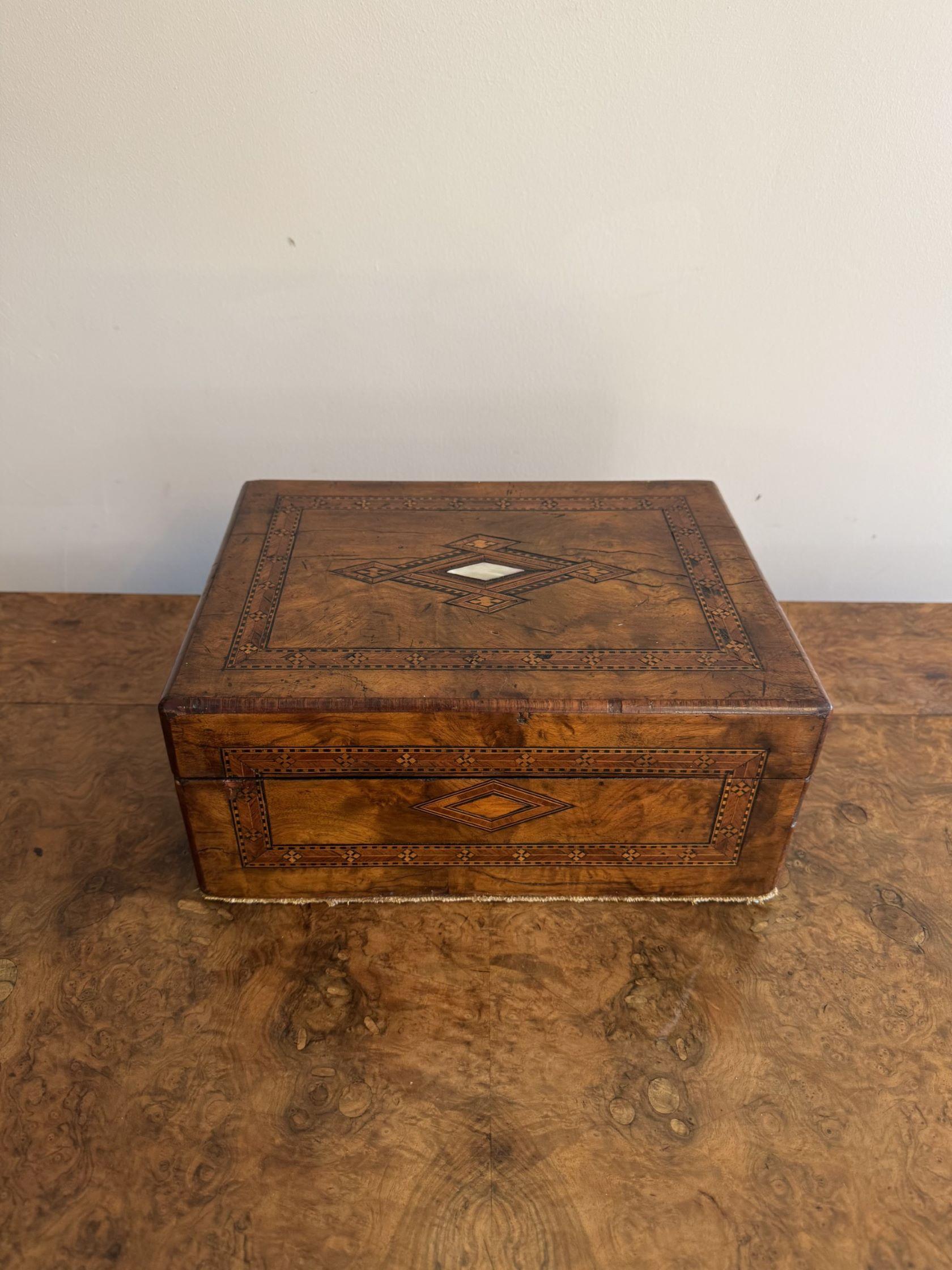 Bonita caja de baratijas victoriana antigua de Tunbridge Ware con incrustaciones en venta 1