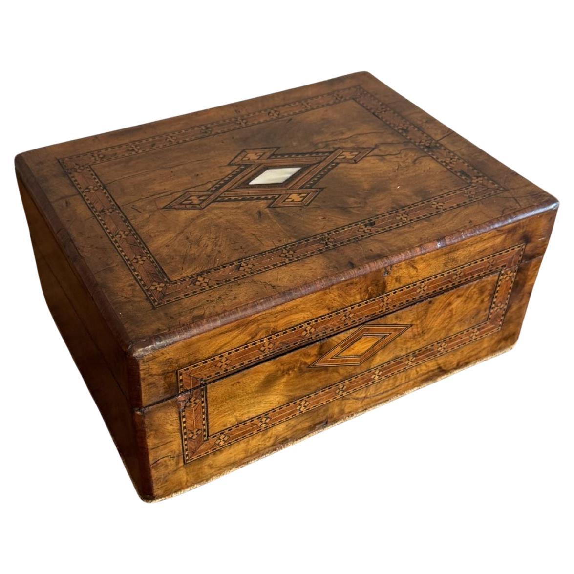 Bonita caja de baratijas victoriana antigua de Tunbridge Ware con incrustaciones