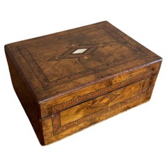 Bonita caja de baratijas victoriana antigua de Tunbridge Ware con incrustaciones