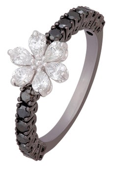 Pretty Black White Diamond White Gold 18k Ring for Her
