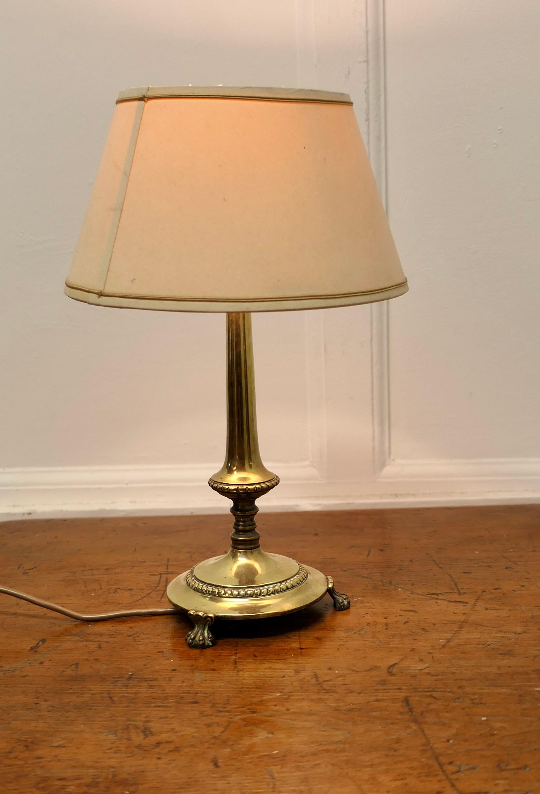 Pretty Brass Table Lamp


This is a good quality brass piece, it has a single turned and fluted bulbous column set on a Round Footed base 

This is a very attractive lamp with a good patina, it is in good condition and has a cream and gold shade
The