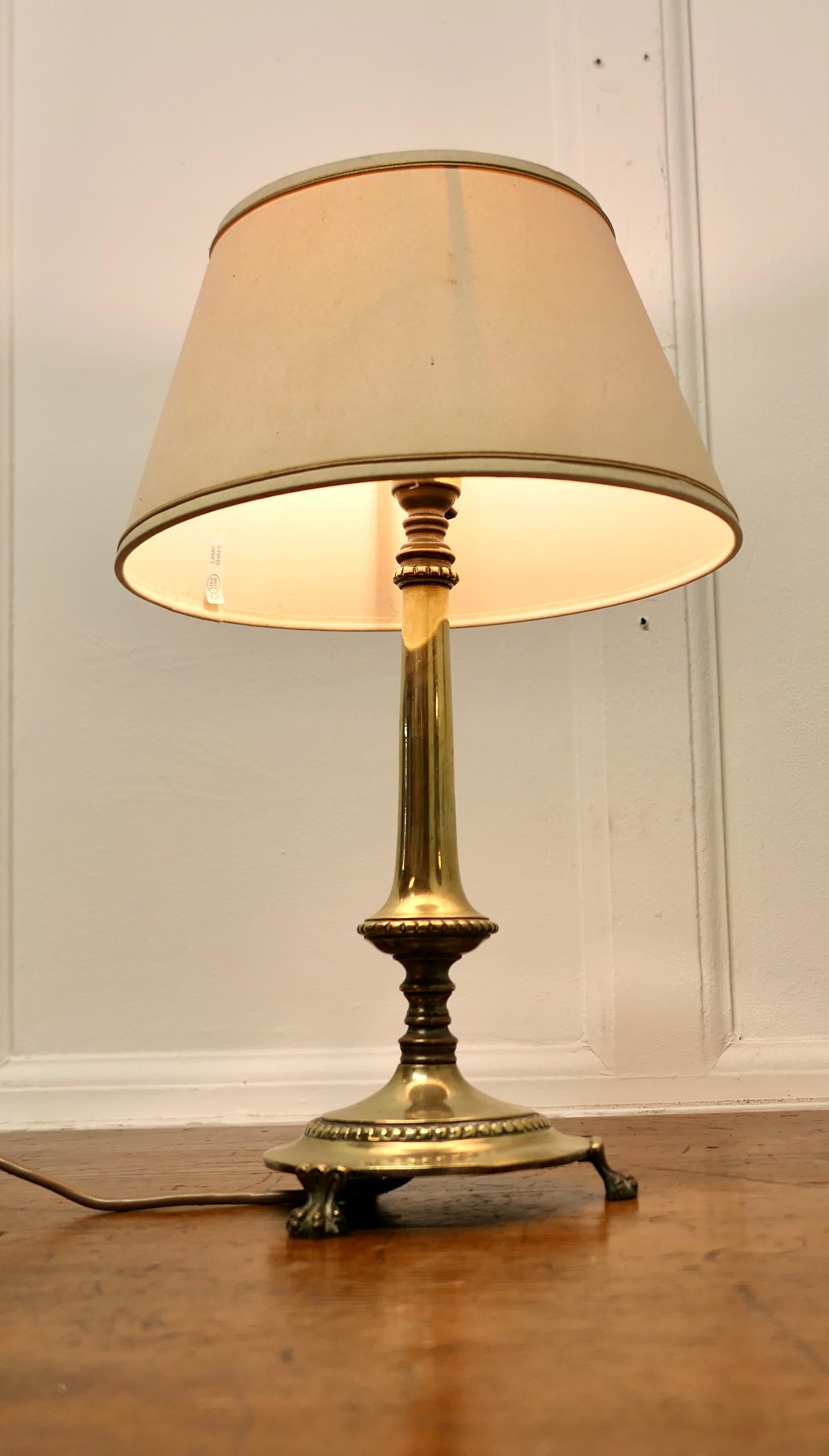 Adam Style Pretty Brass Table Lamp   This is a good quality brass piece 