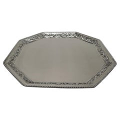 Joli plateau octogonal en argent Classic avec perles et volutes