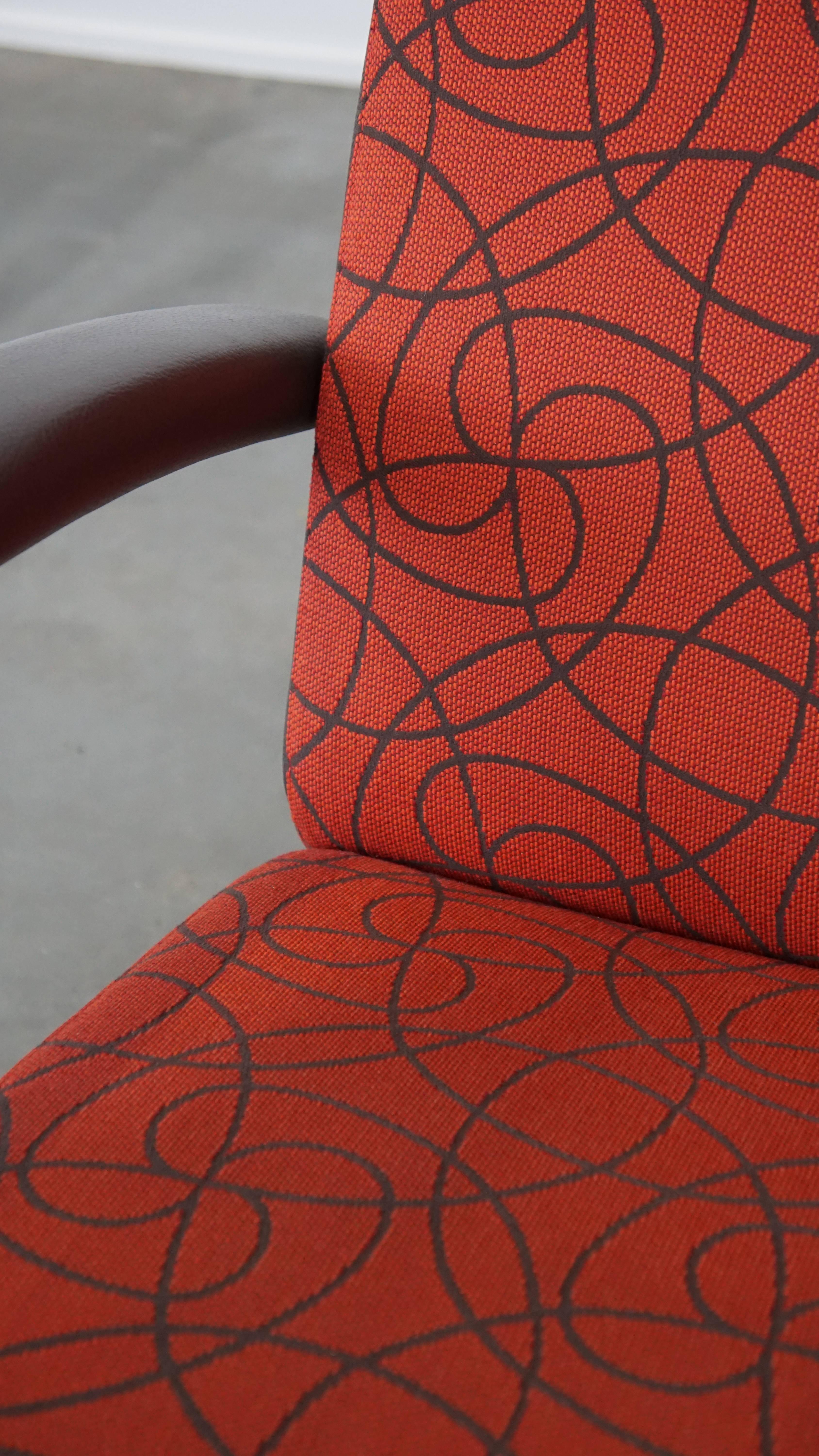 Joli fauteuil de design Leolux modèle Scylla avec coussin de dossier supplémentaire en vente 4