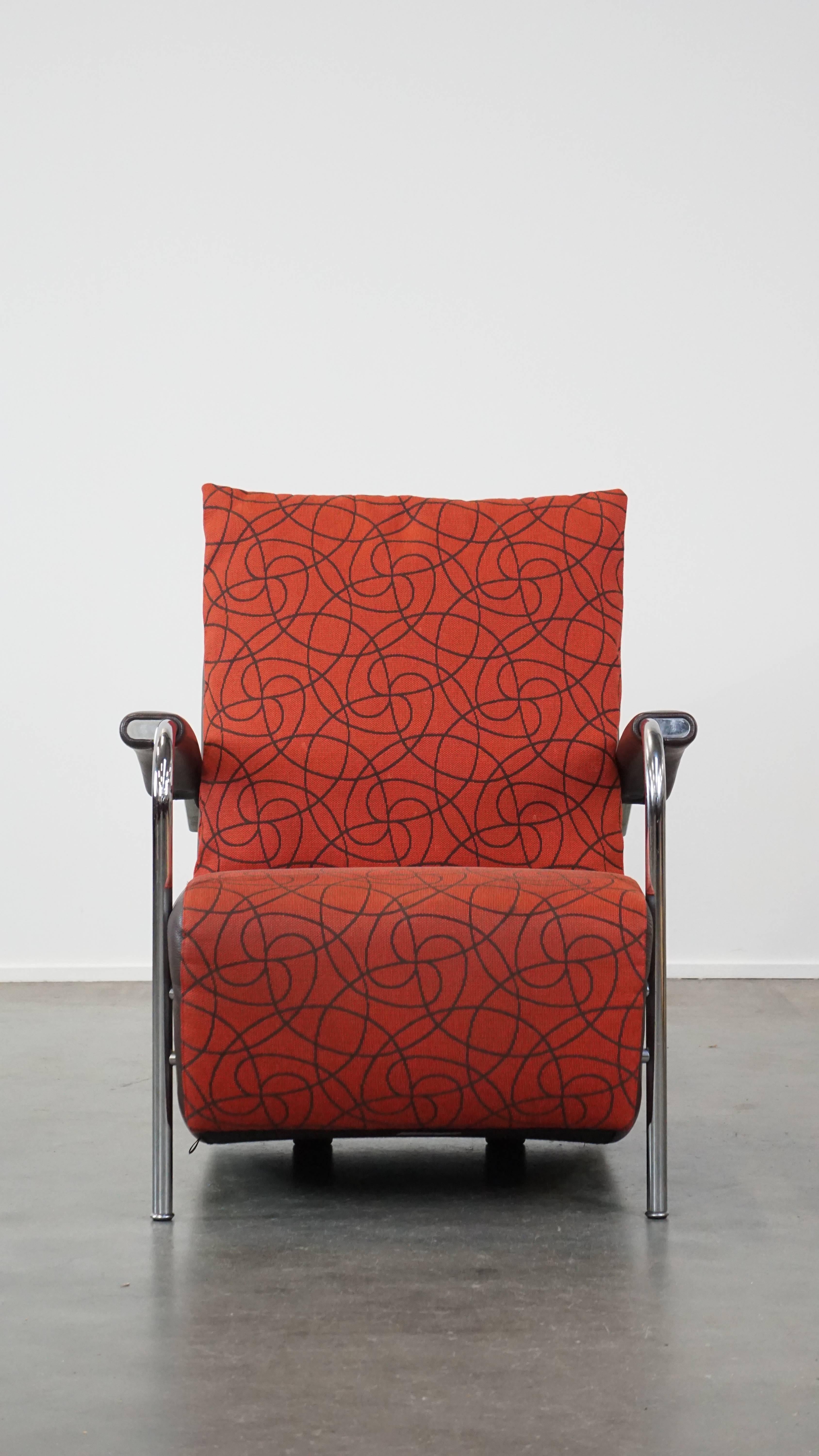 Joli fauteuil de design Leolux modèle Scylla avec coussin de dossier supplémentaire Bon état - En vente à Harderwijk, NL
