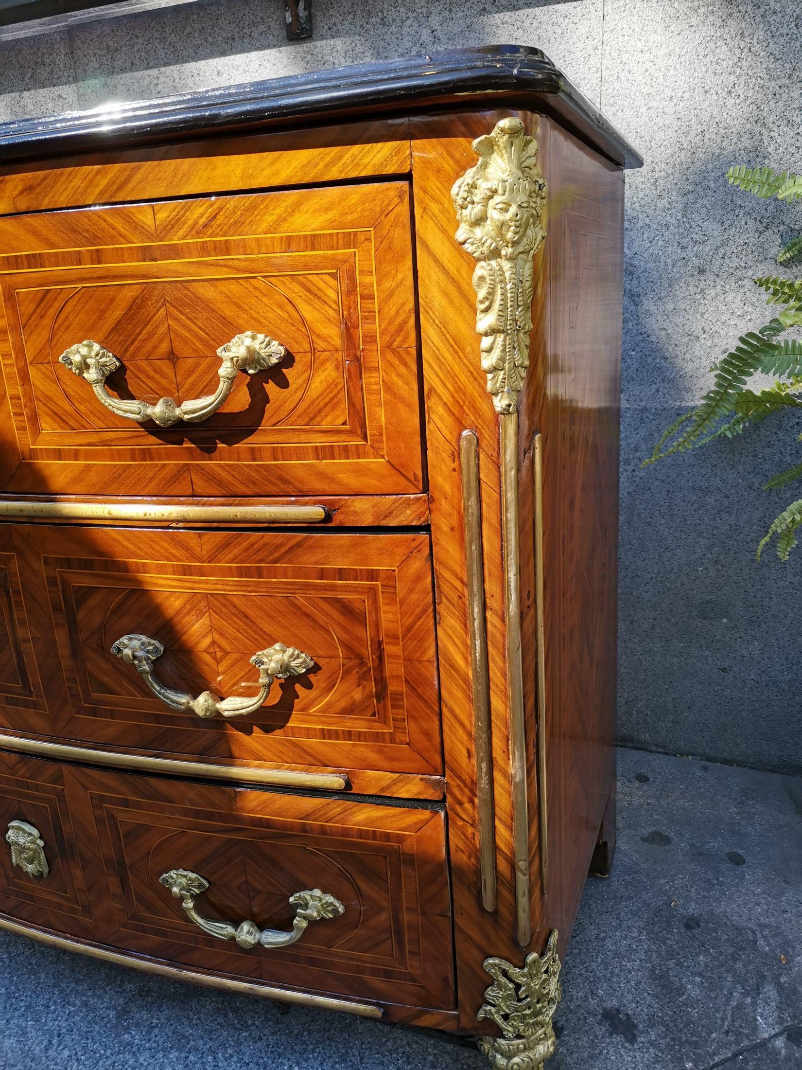 Hand-Crafted Pretty Dressing French Commode from Late 19th Century For Sale