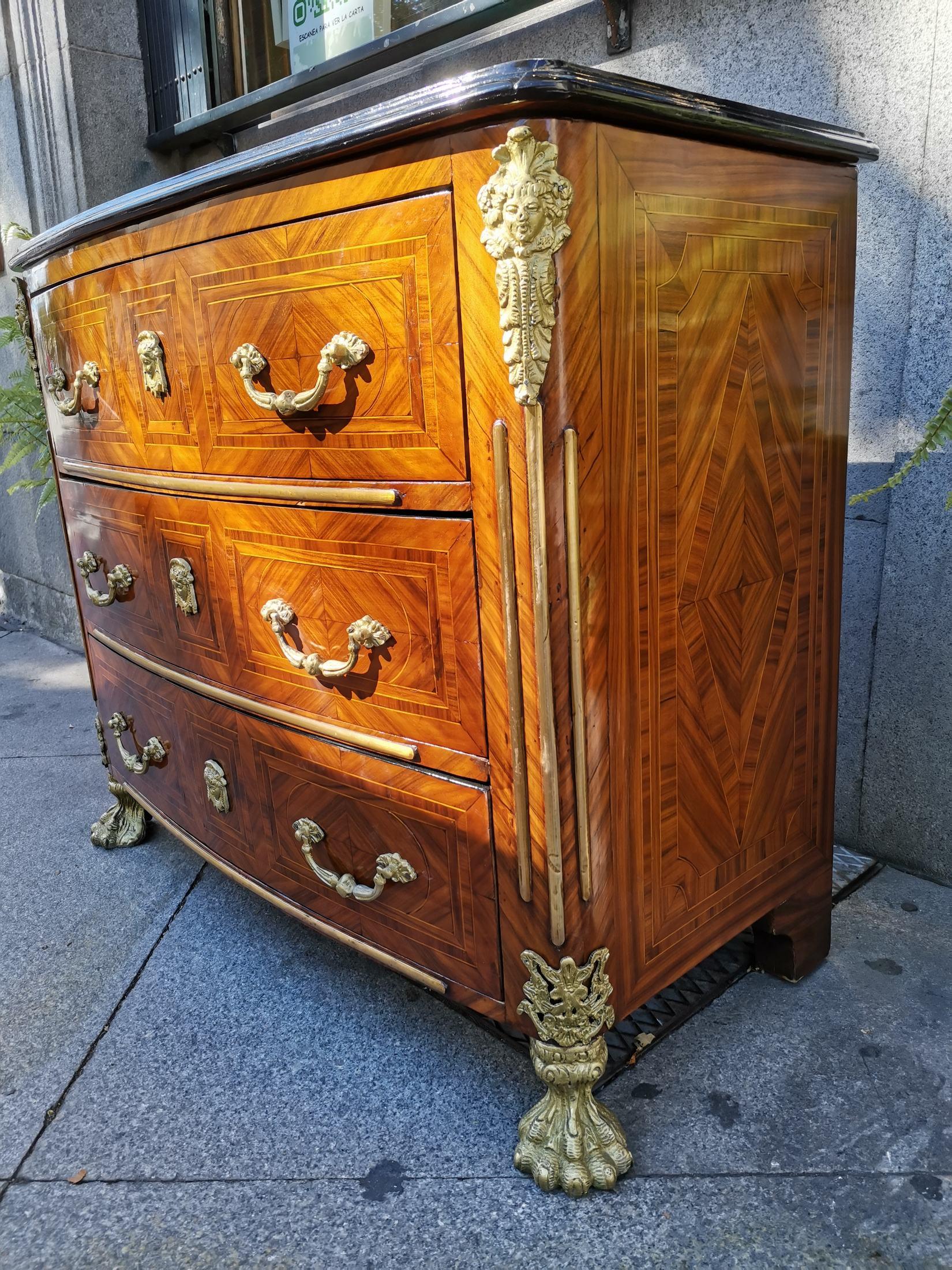 Pretty Dressing French Commode from Late 19th Century In Good Condition For Sale In Madrid, ES