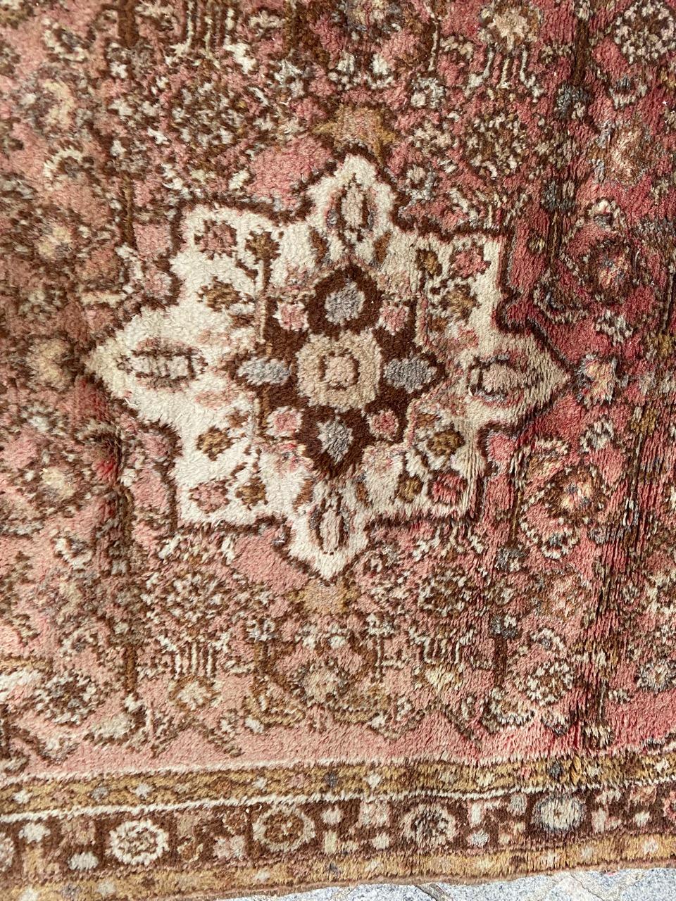 Nice antique Hamadan rug with a Decorative design and nice colors, entirely hand knotted with wool velvet on cotton foundation.

✨✨✨
