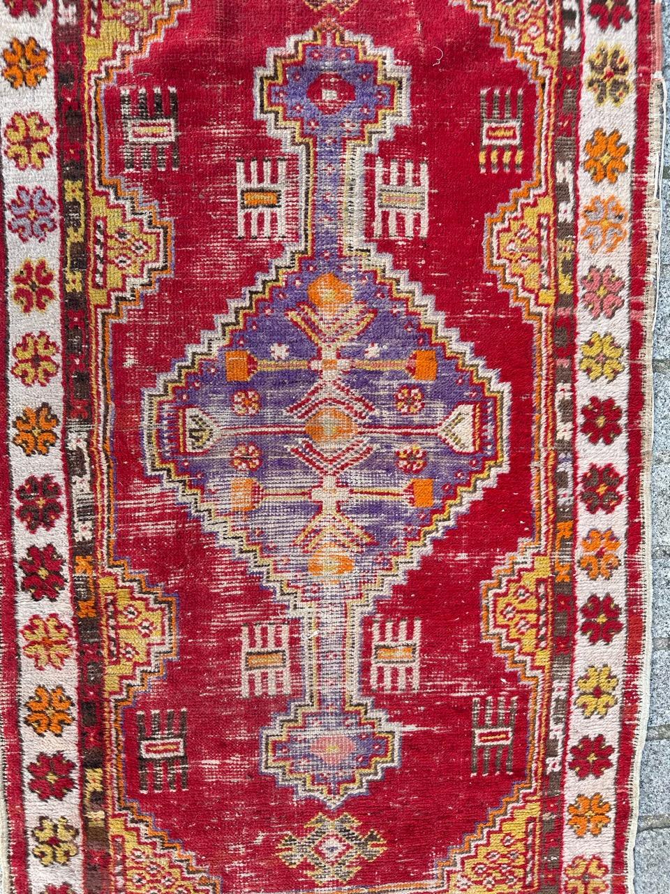 Bobyrug’s Pretty early 20th century Turkish rug  For Sale 6