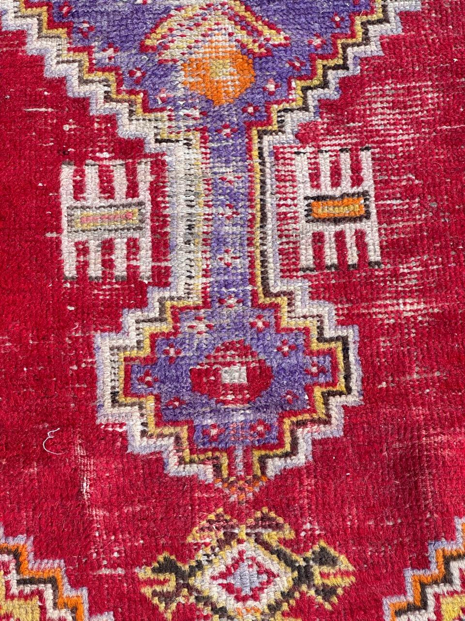 Bobyrug's Hübscher türkischer Teppich aus dem frühen 20.  (Oushak) im Angebot