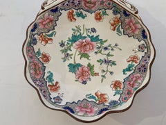 Grazioso piatto da portata inglese antico Spode Clamshell