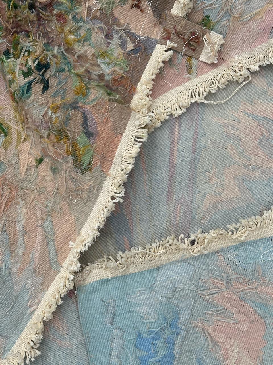 Grazioso arazzo Aubusson francese d'epoca 