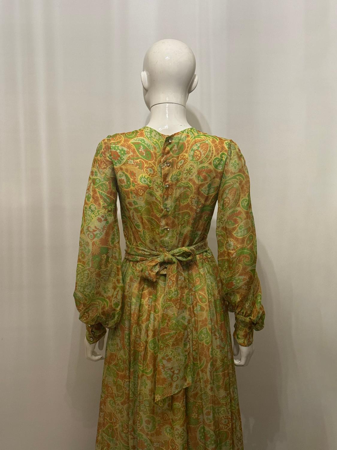 Jolie robe vintage à fleurs en vente 1