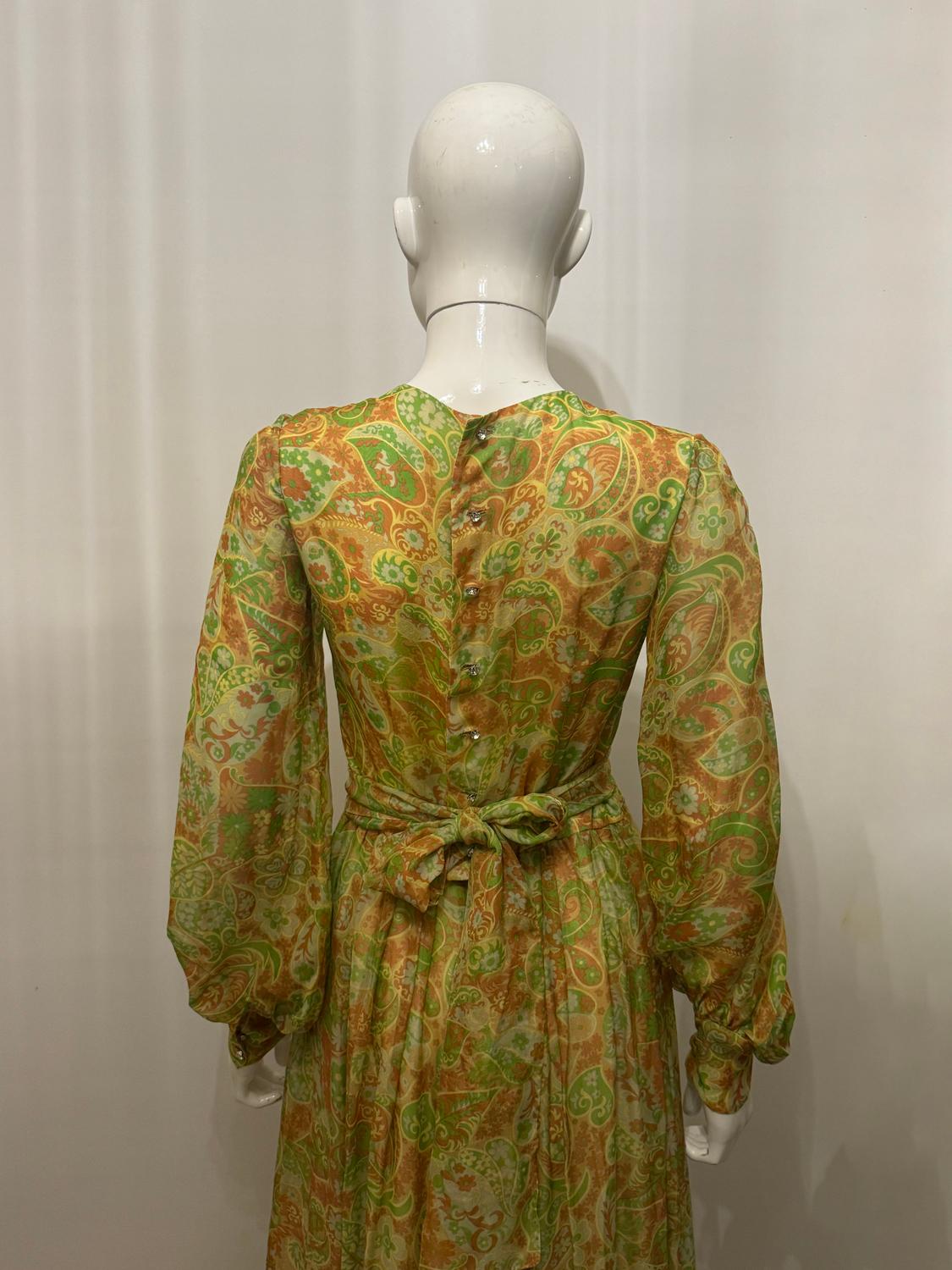 Jolie robe vintage à fleurs en vente 3