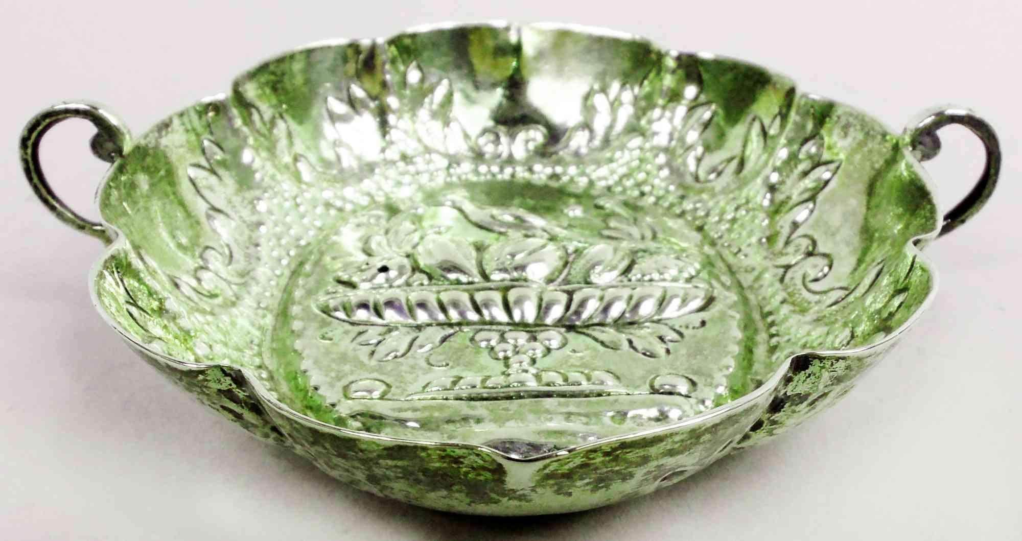 Argento Grazioso piatto da portata in argento classico tedesco di Augsburg, 18° secolo in vendita