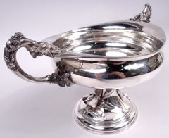 Jolie coupe allemande sur pied en argent avec boutons de rose