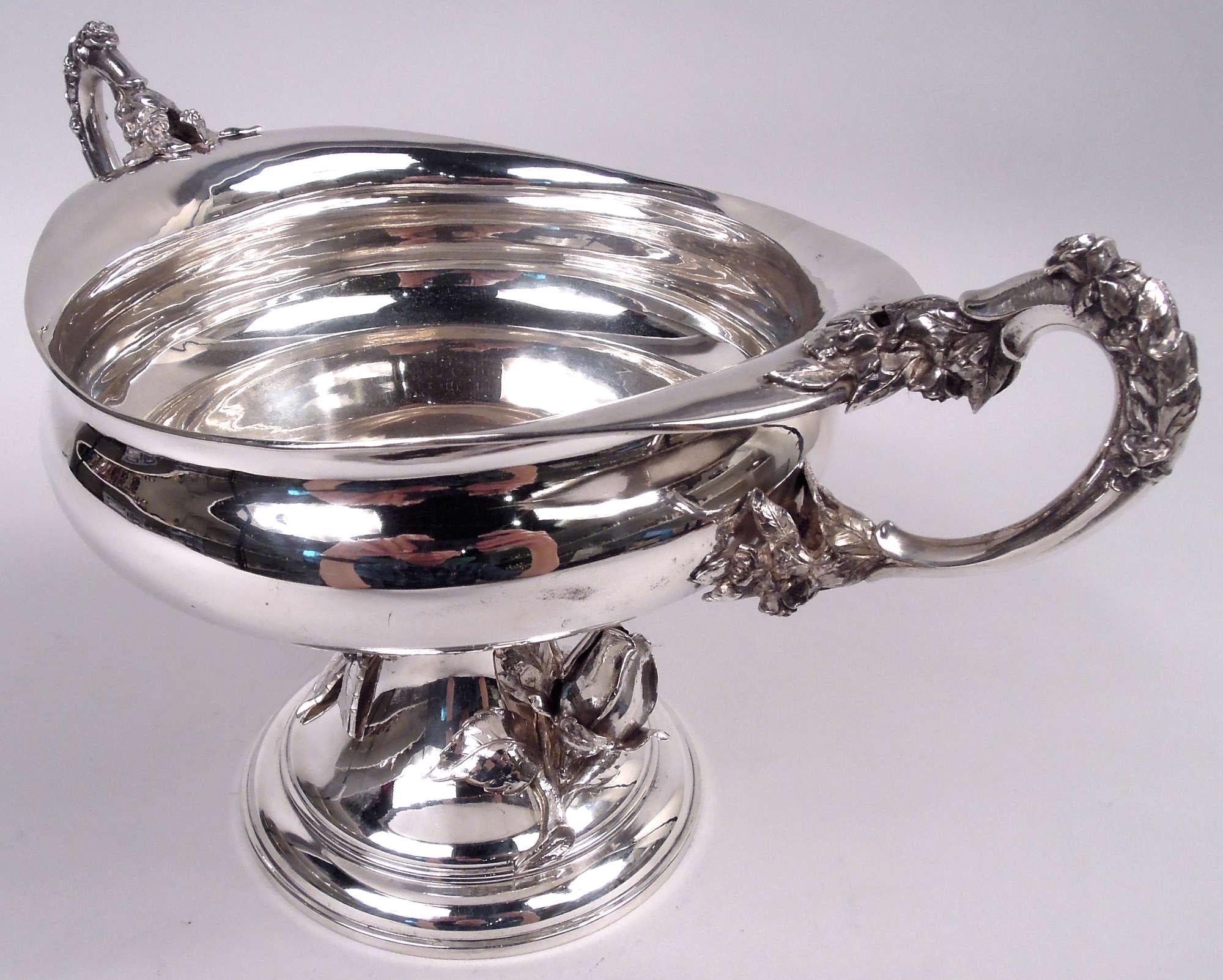 Schöne deutsche Silberschale mit Fuß und Rosenknospen aus Silber (Art nouveau) im Angebot