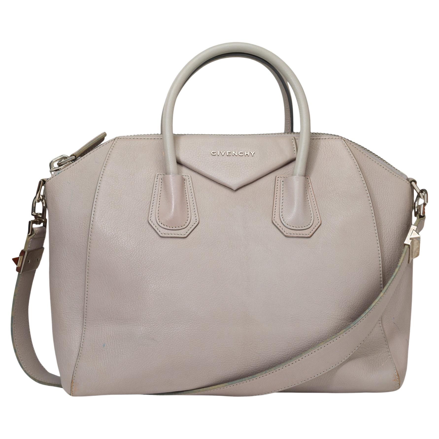 Jolie bandoulière de sac à main Givenchy Antigona en cuir grainé gris en vente