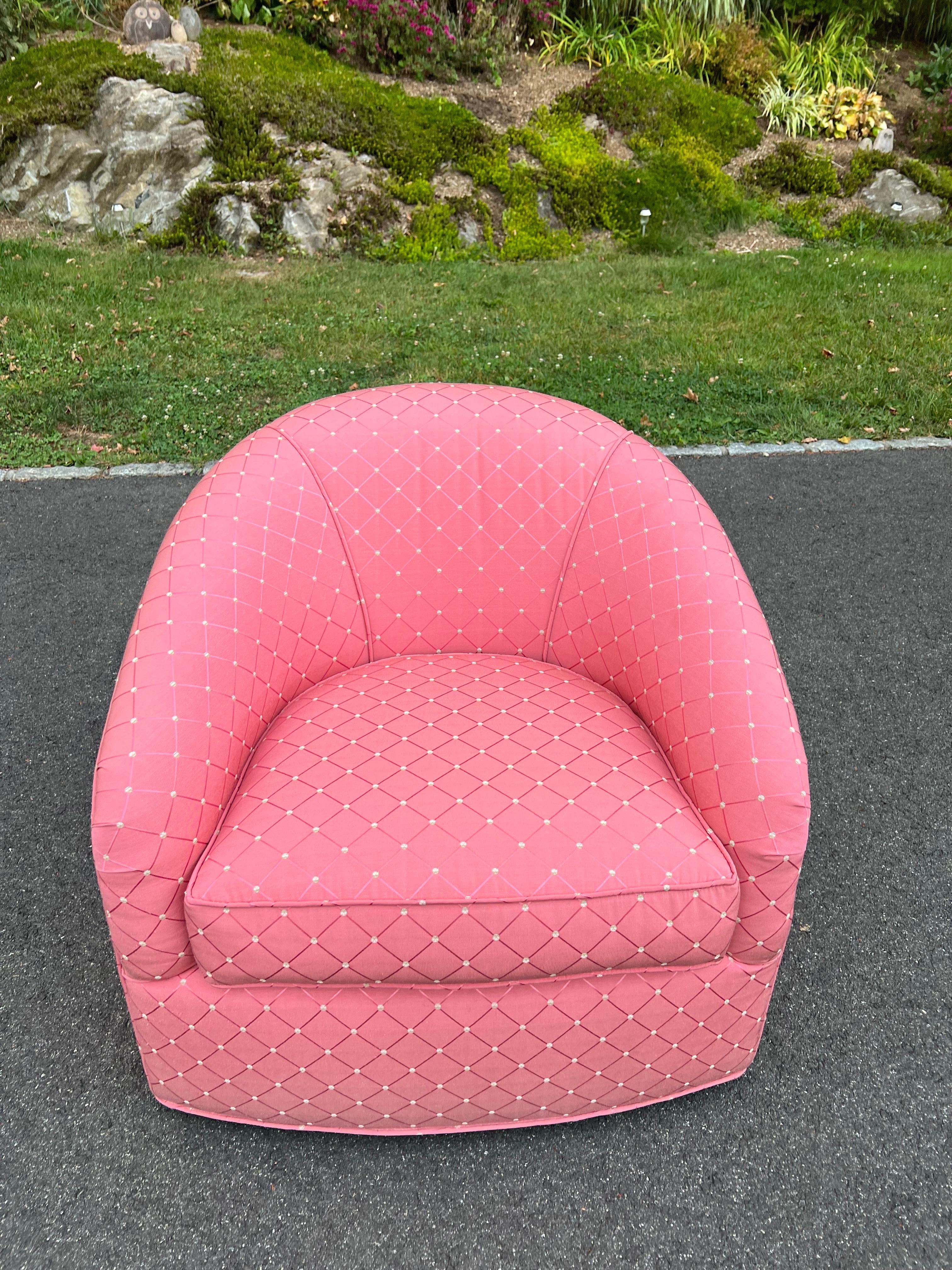 Drehstuhl in Rosa mit drehbarem Stuhl (Hollywood Regency) im Angebot