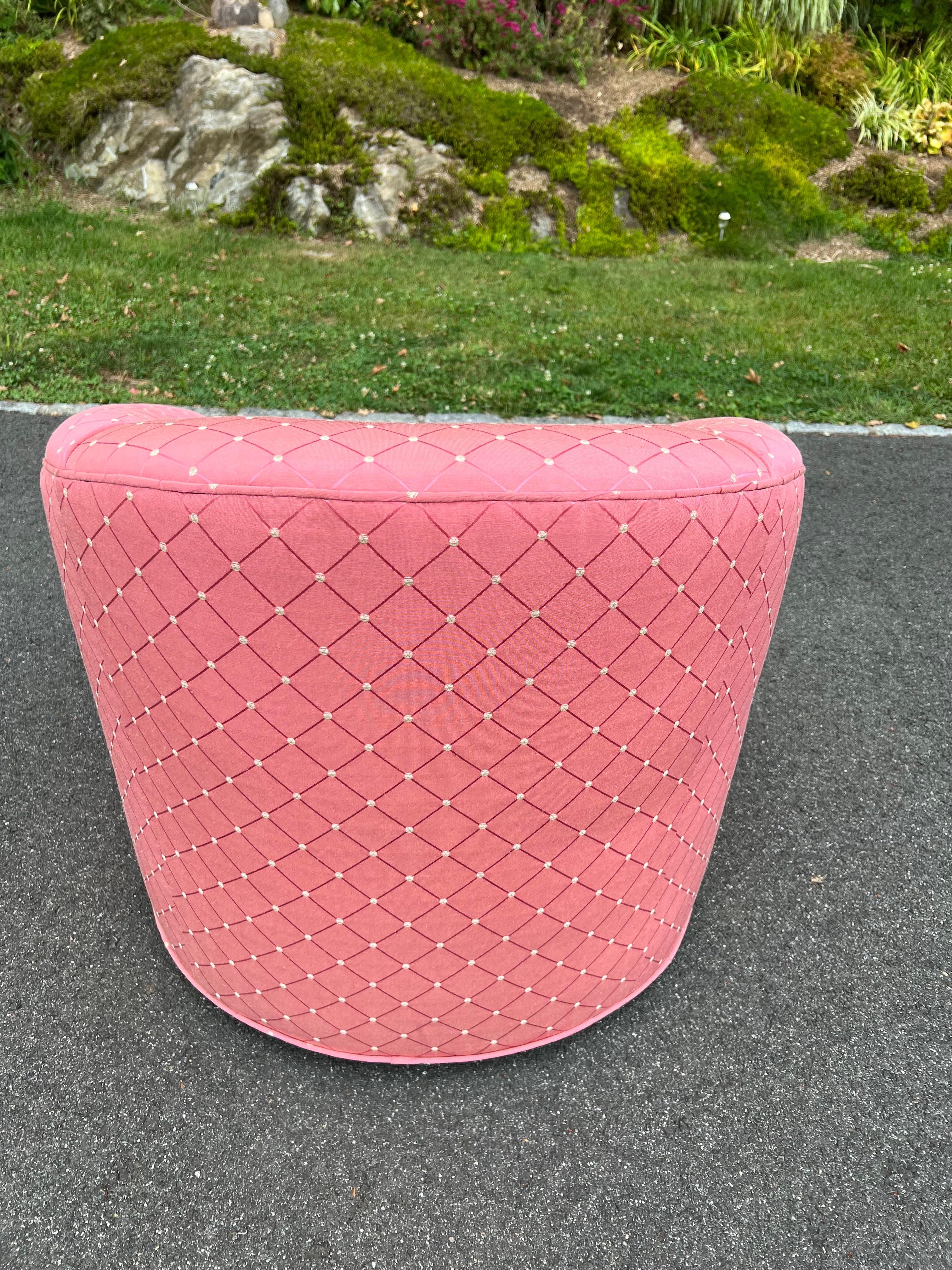 Drehstuhl in Rosa mit drehbarem Stuhl (amerikanisch) im Angebot