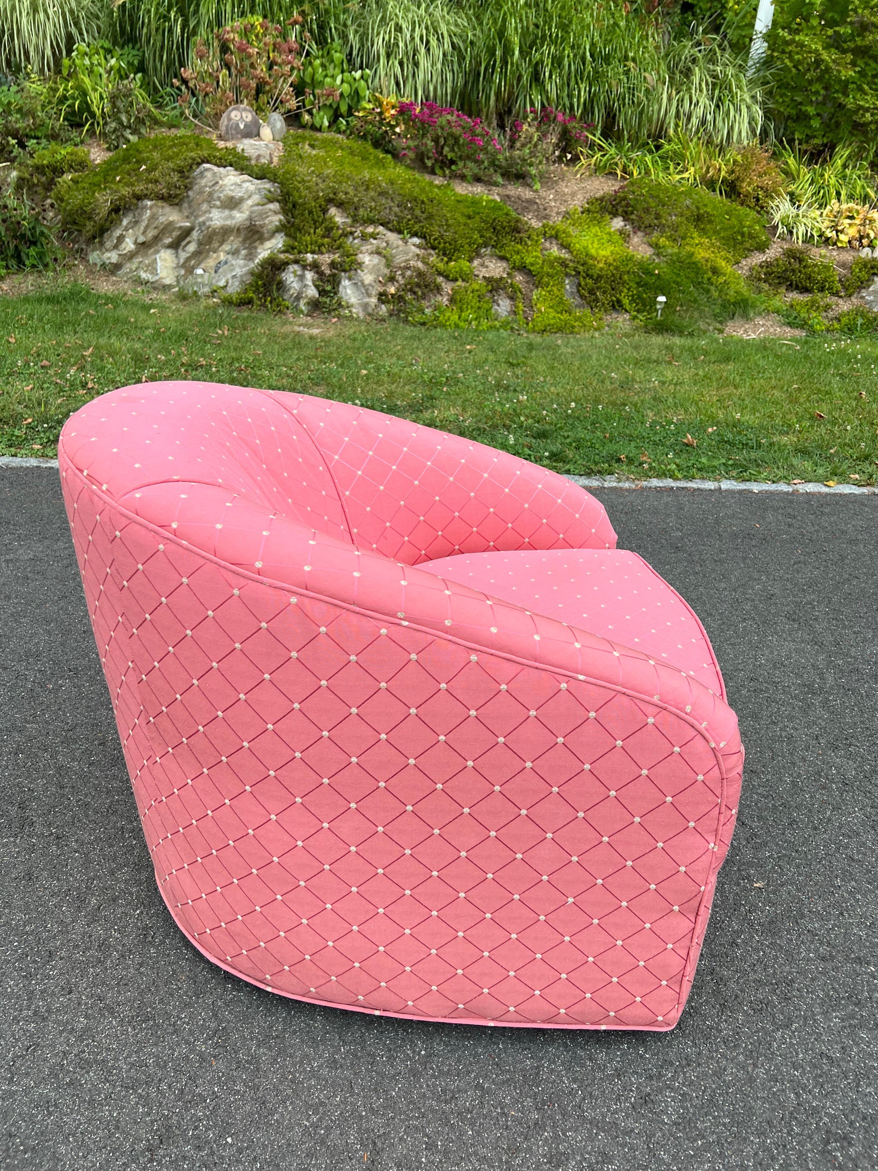 Drehstuhl in Rosa mit drehbarem Stuhl (Ende des 20. Jahrhunderts) im Angebot