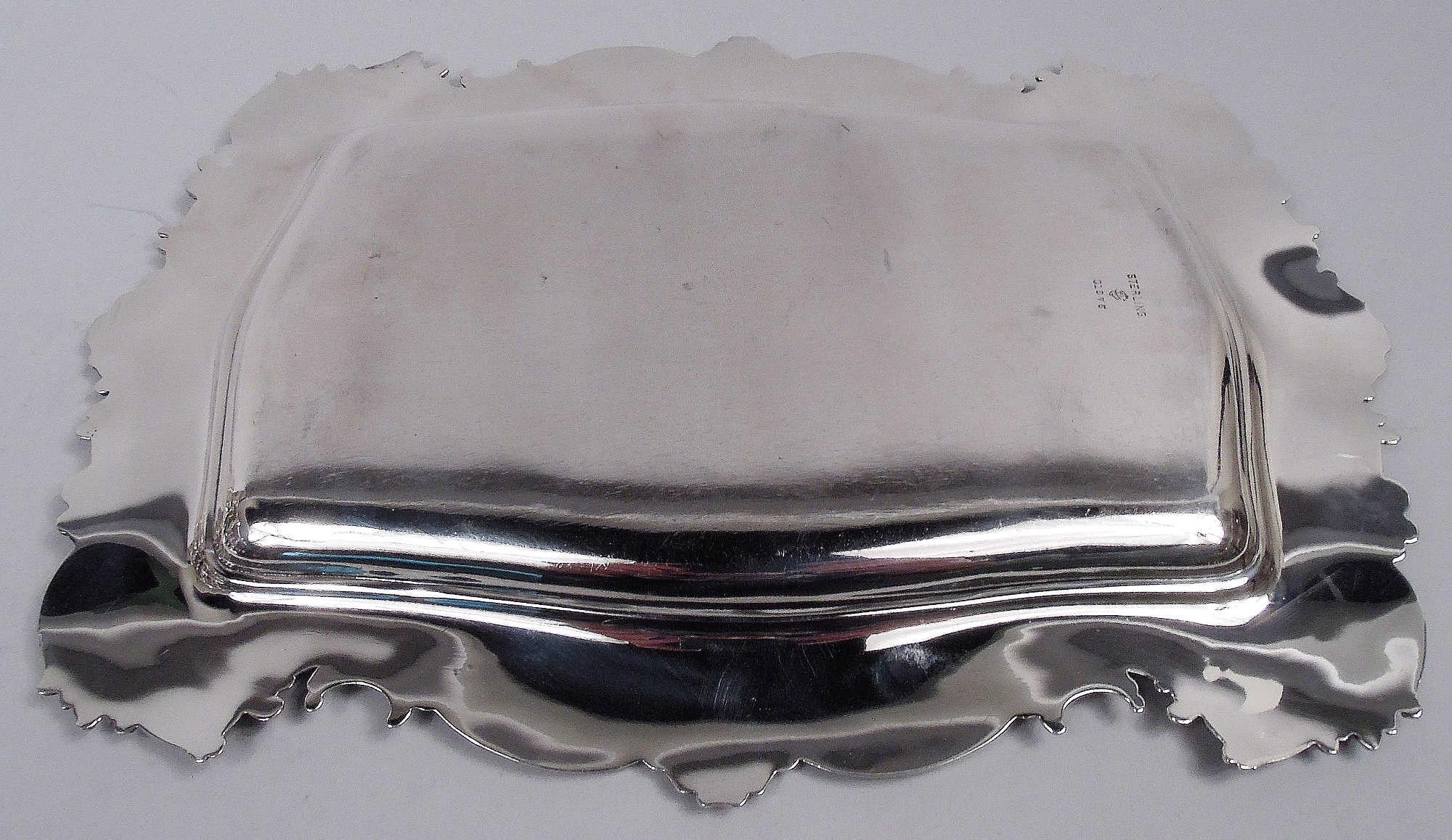 Pretty International American Victorian Classical Sterling Silver Tray In Good Condition In New York, NY