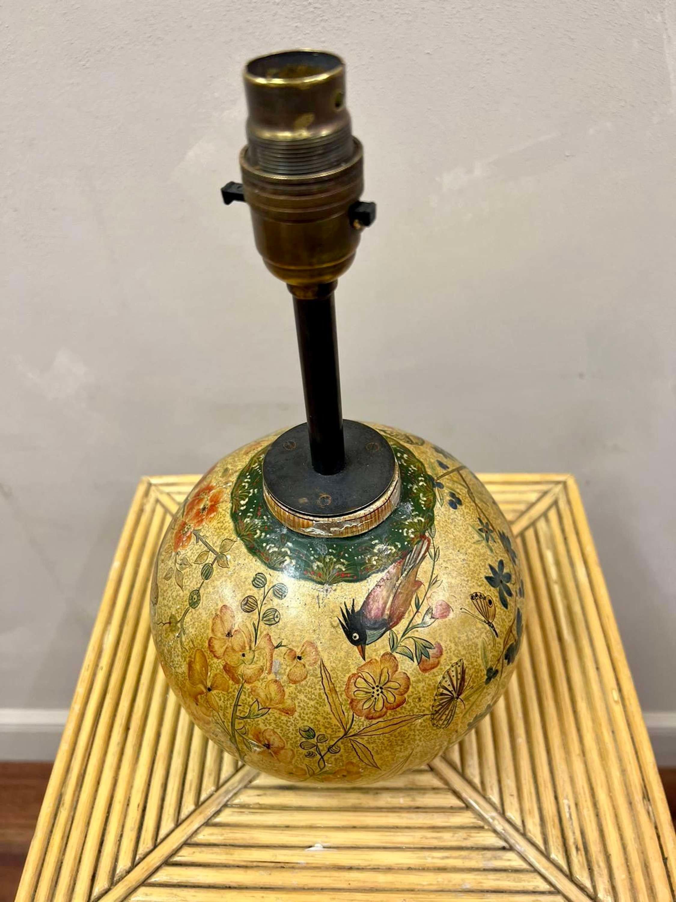 Pretty Kashmiri 19th Century Hand Painted Papier Mâché Table Lamp For Sale 2