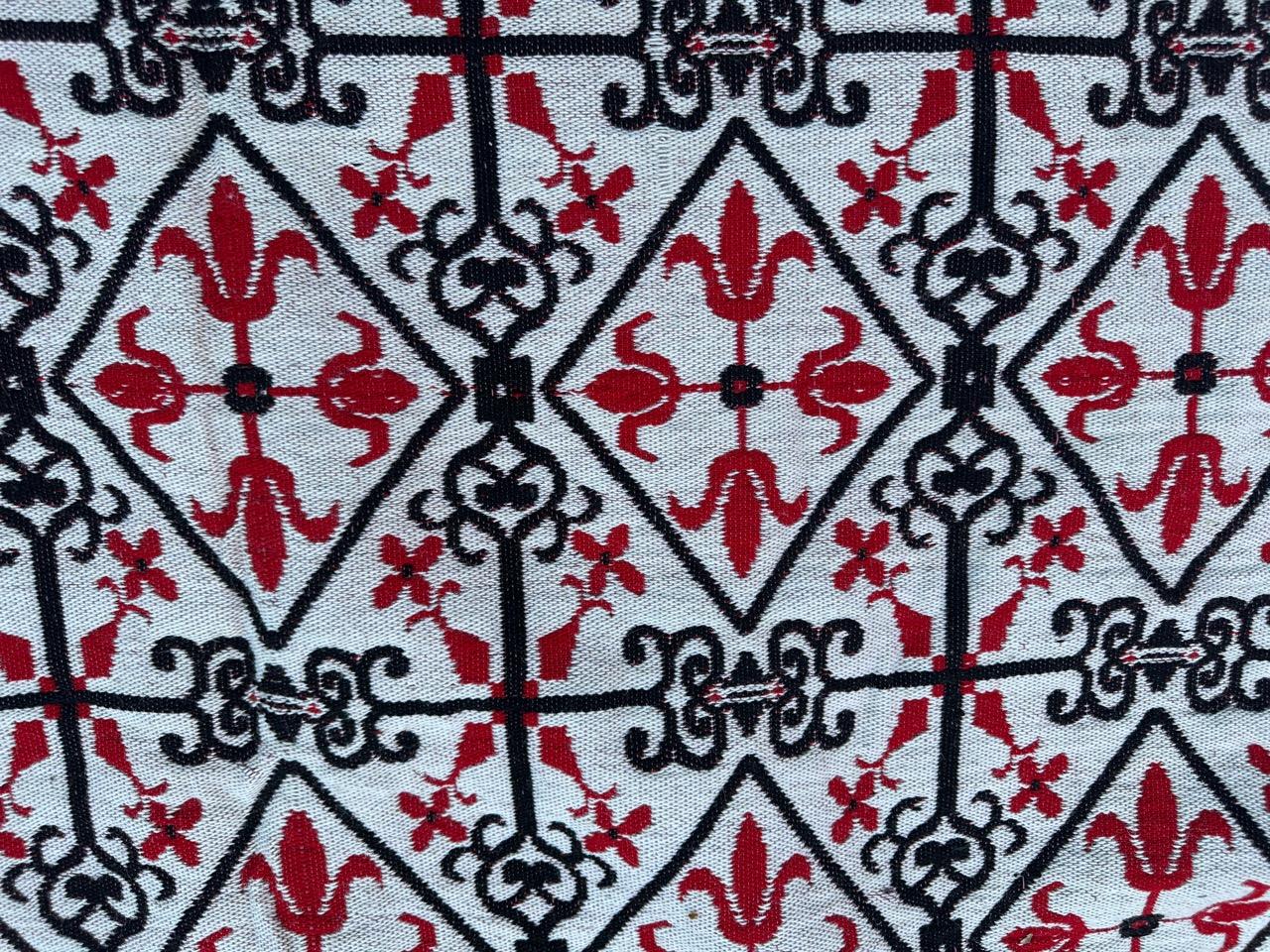 Schöner großer quadratischer doppelseitiger Jacquard-Teppich oder Deckel im Angebot 5