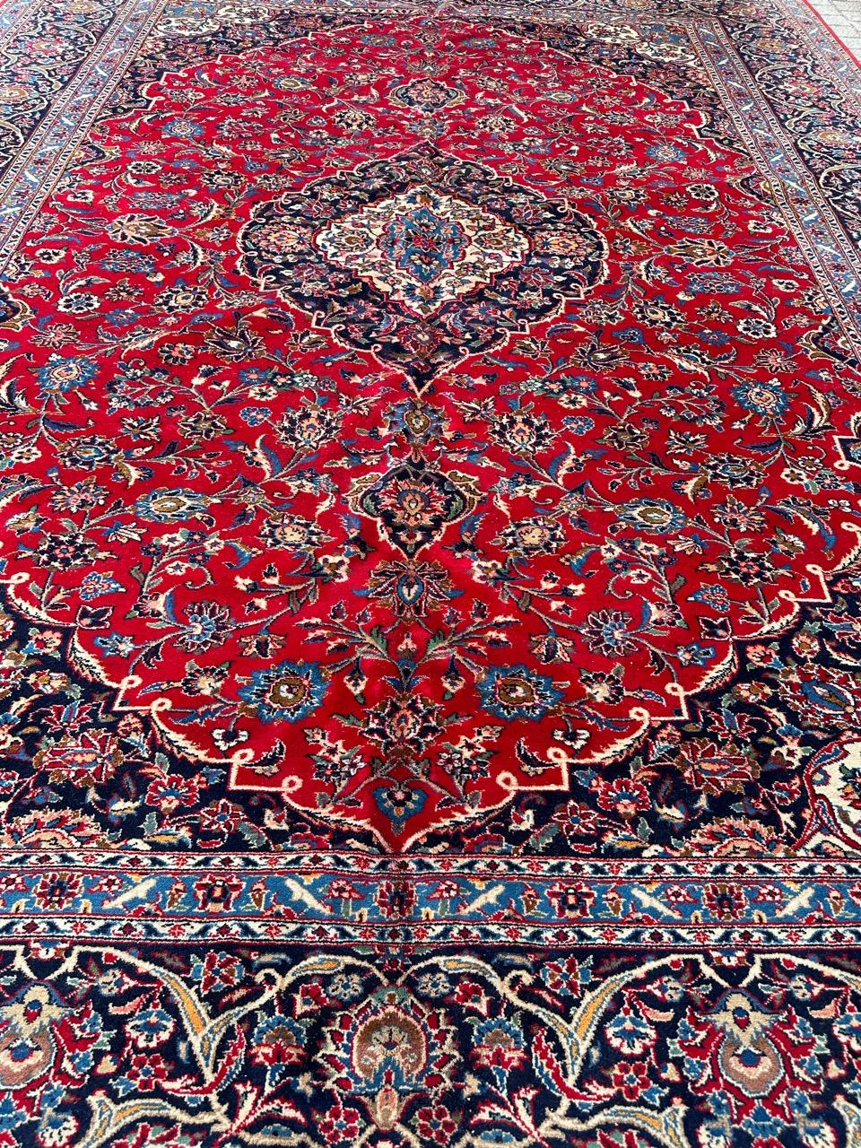 Tappeto vintage in stile Kashan di Bobyrug, piuttosto grande in vendita 3