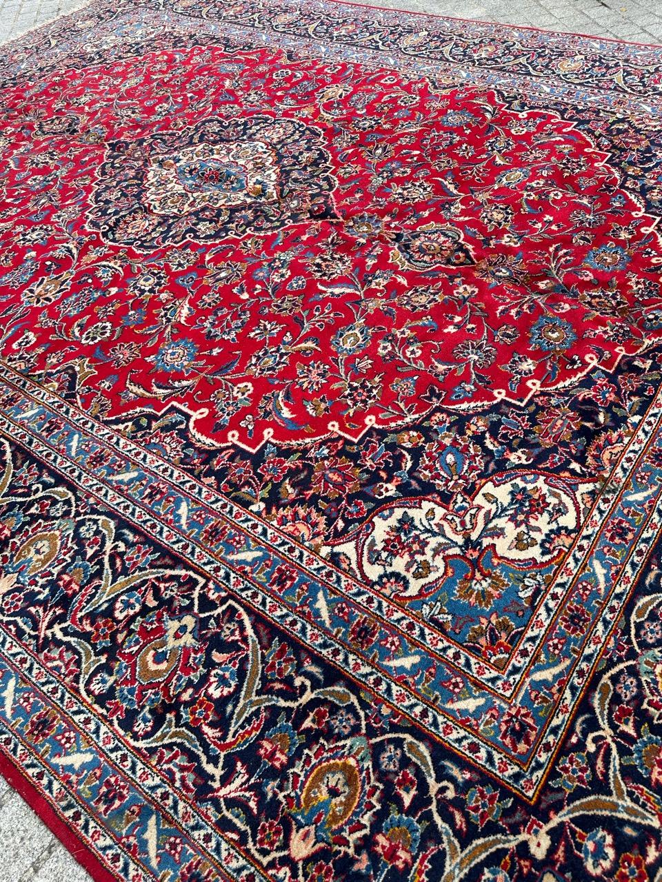 Tappeto vintage in stile Kashan di Bobyrug, piuttosto grande in vendita 12