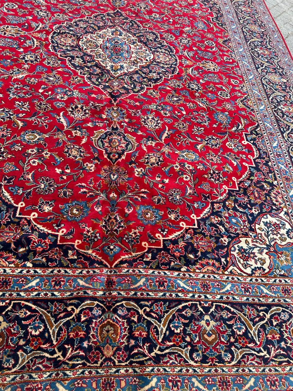 Tappeto vintage in stile Kashan di Bobyrug, piuttosto grande In condizioni discrete in vendita a Saint Ouen, FR