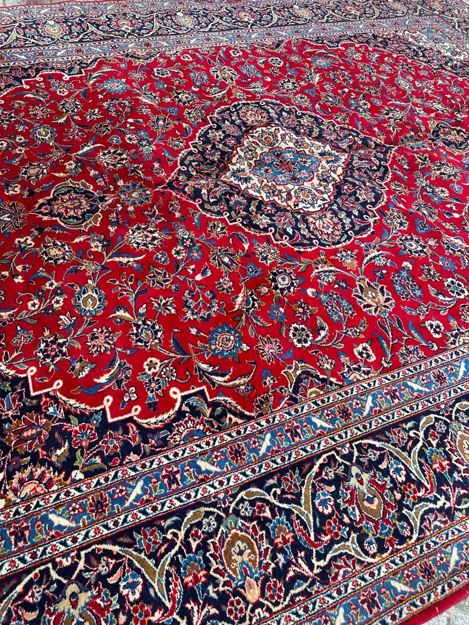 XX secolo Tappeto vintage in stile Kashan di Bobyrug, piuttosto grande in vendita