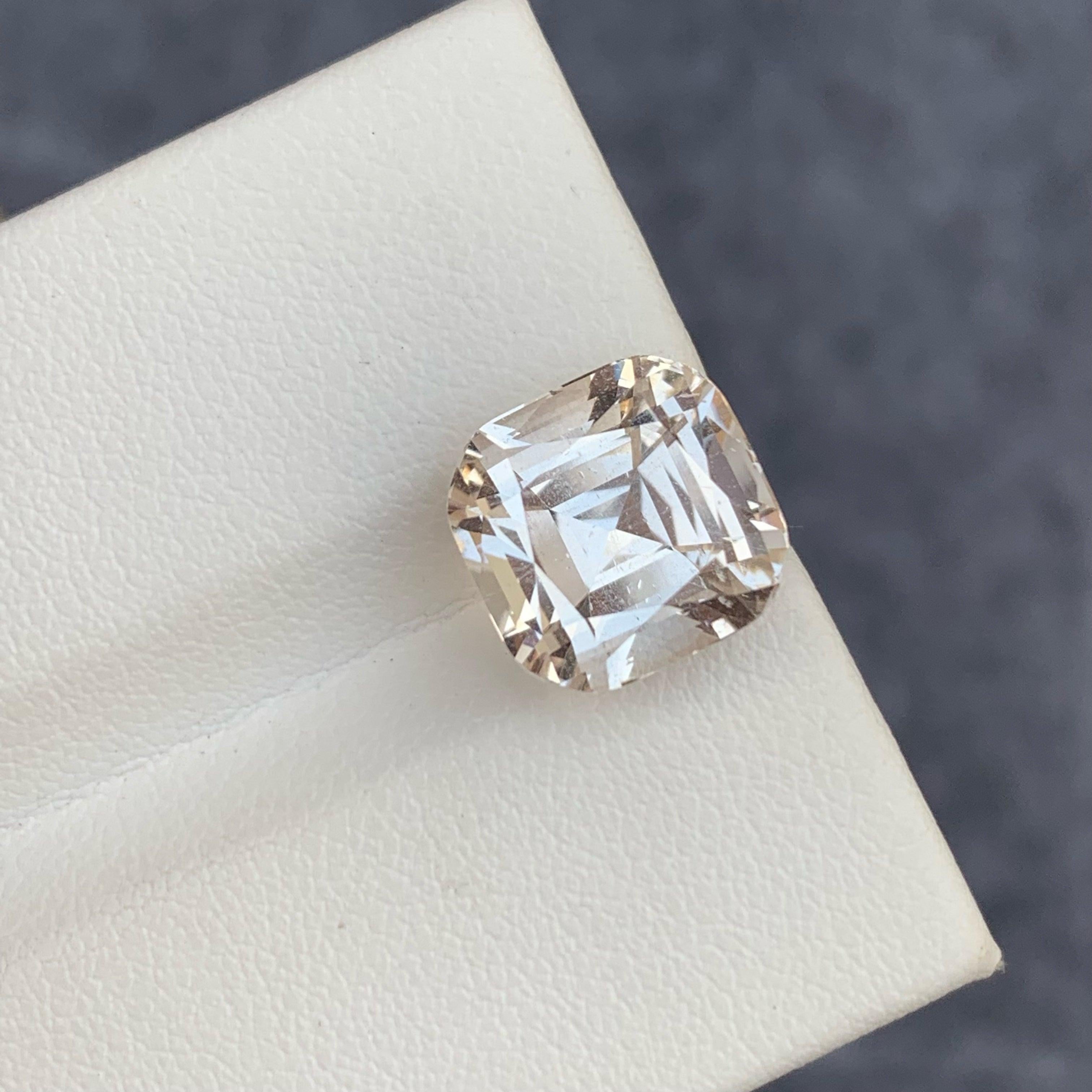 Pretty Light Gold Topaz Loose Gemstone, available for sale at wholesale price natural high- quality 9.90 carats SI Clarity, Loose Topaz from Pakistan. 
Product Information:
GEMSTONE NAME: Pretty Light Gold Topaz Loose Gemstone
WEIGHT:	9.90