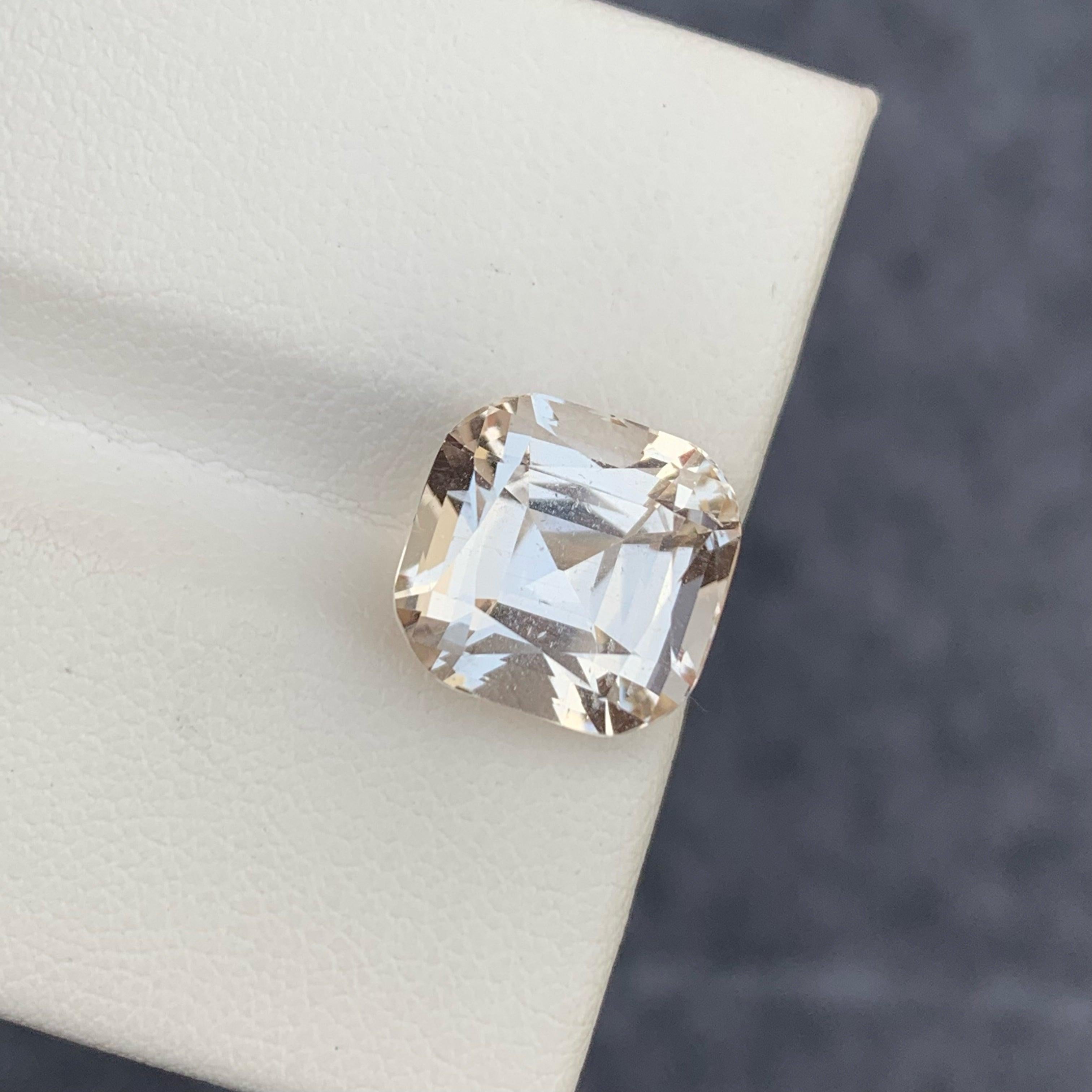 Modern Pretty Light Gold Topaz Loose Gemstone 9.90 Carats Topaz Jewelry Topaz Ring