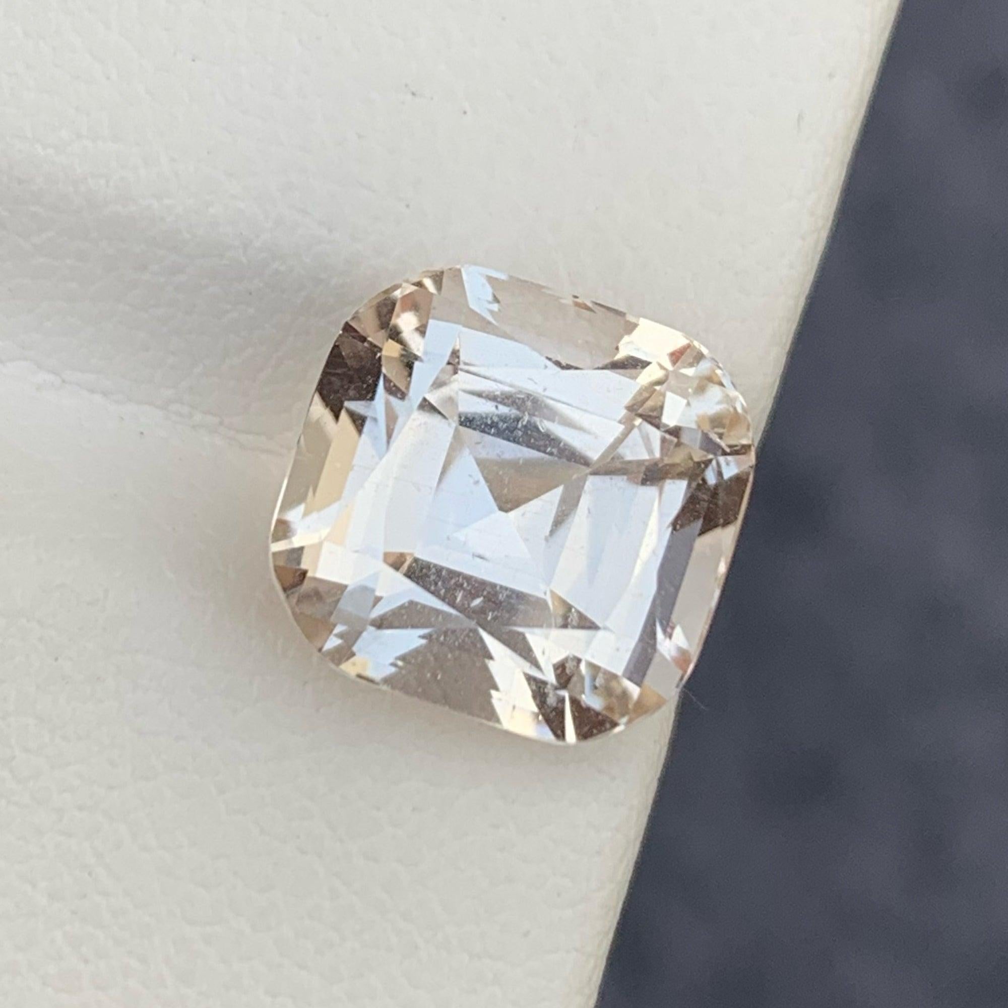 Women's or Men's Pretty Light Gold Topaz Loose Gemstone 9.90 Carats Topaz Jewelry Topaz Ring