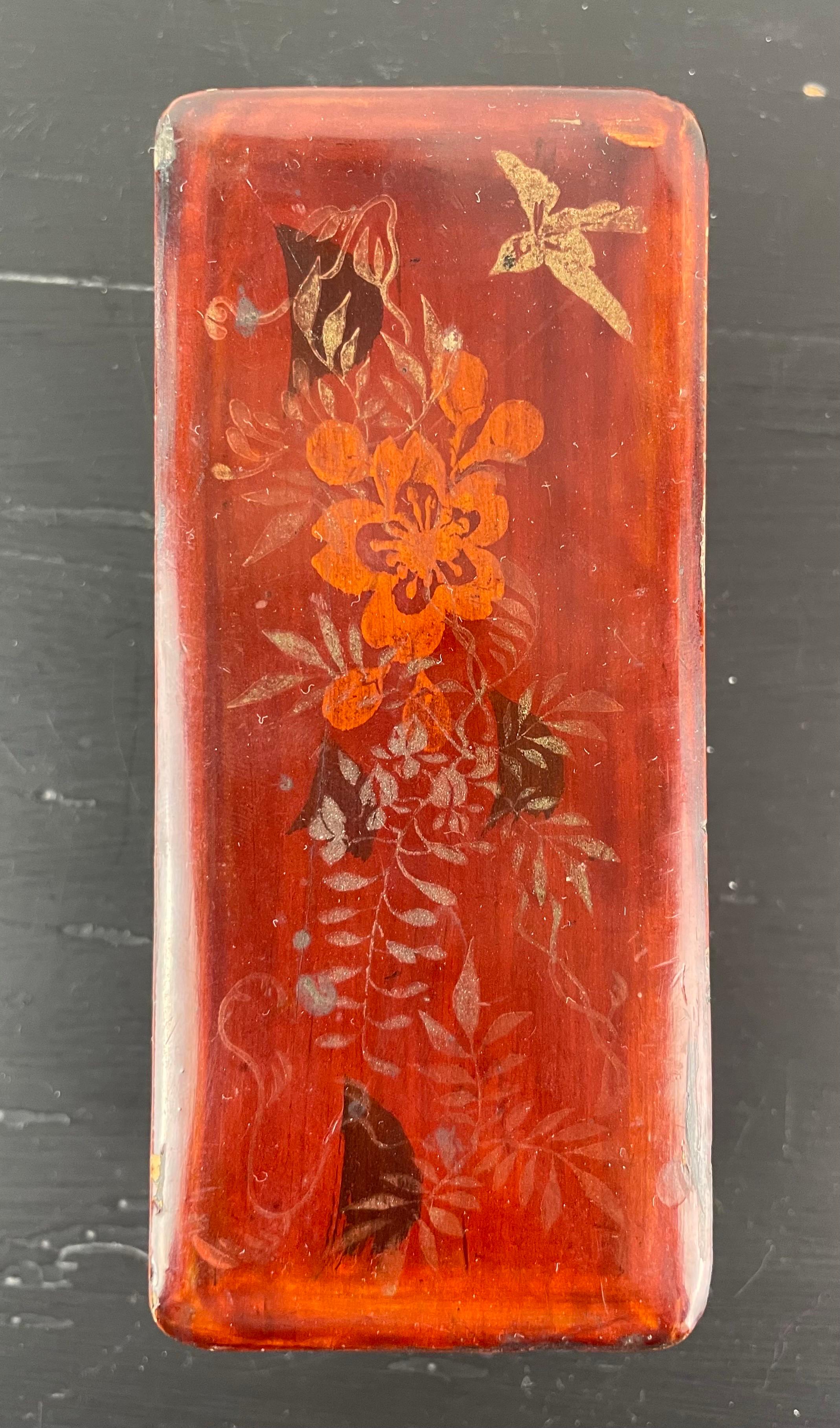 Small Japanese lacquered advertising box for Wiggishoff Paris, late 19th century 6